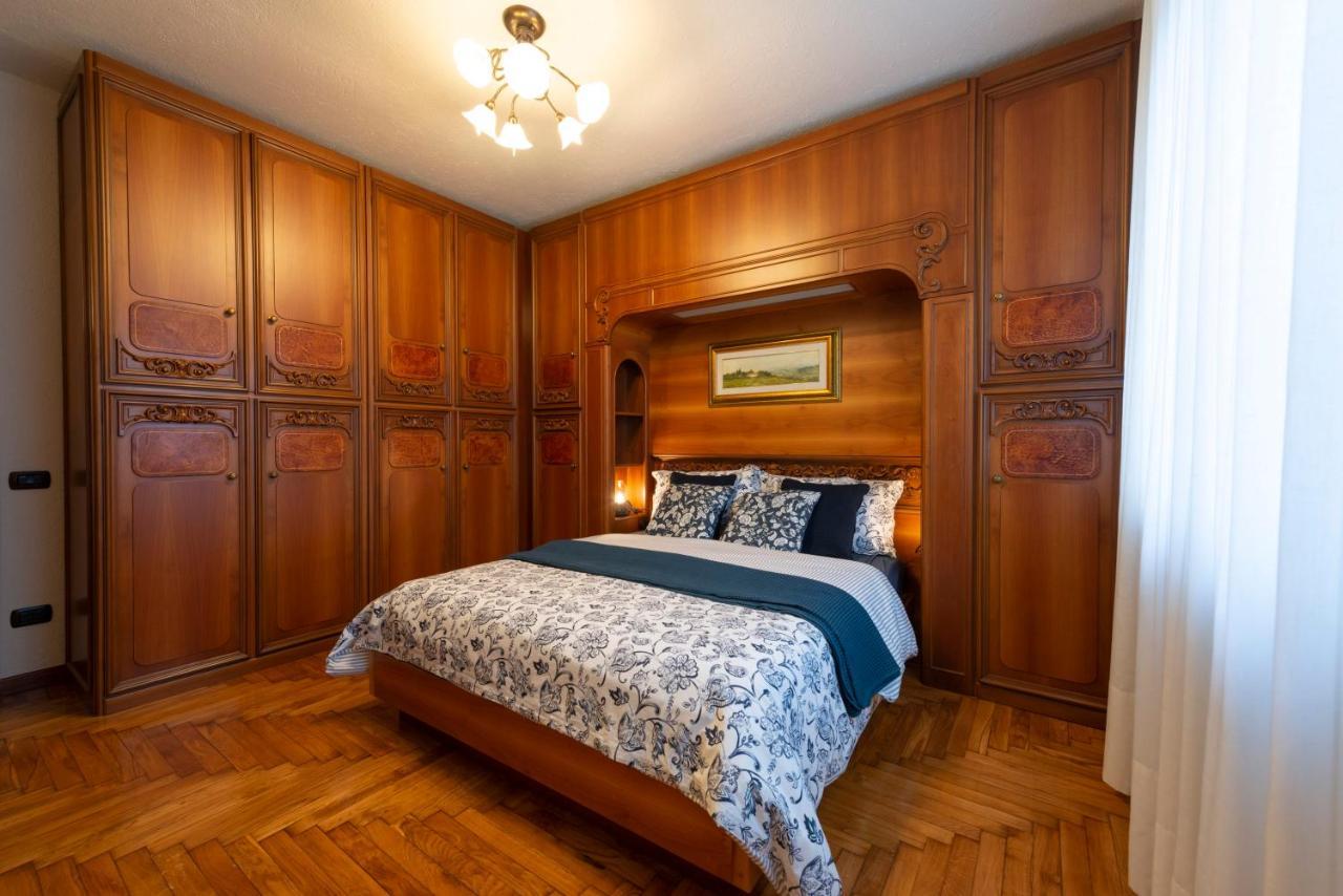 Villa Mara - Aosta - 200 Mq - Wifi - Jacuzzi - Parcheggio - Giardino מראה חיצוני תמונה