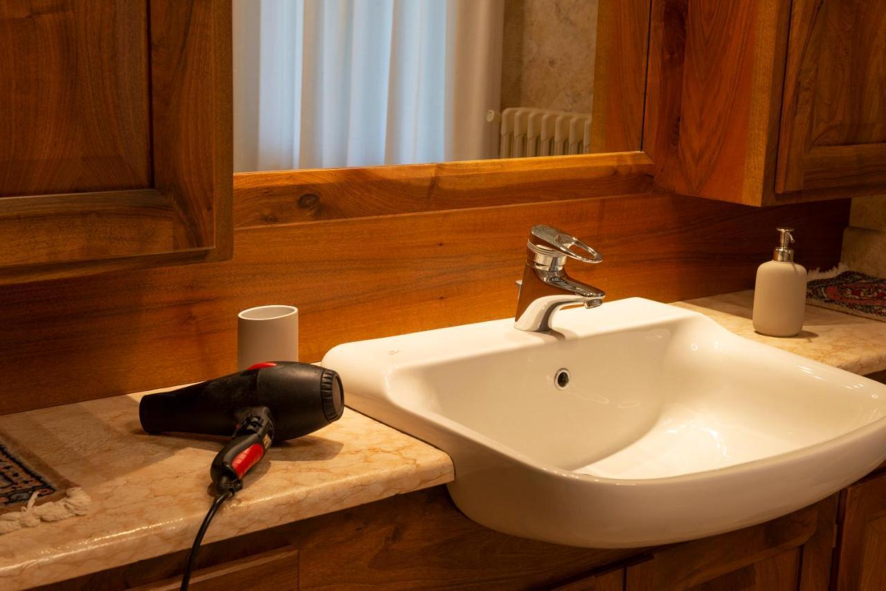 Villa Mara - Aosta - 200 Mq - Wifi - Jacuzzi - Parcheggio - Giardino מראה חיצוני תמונה