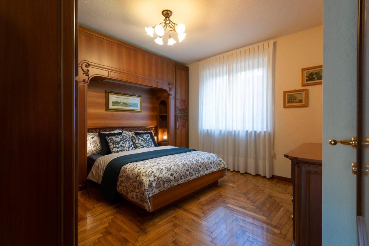 Villa Mara - Aosta - 200 Mq - Wifi - Jacuzzi - Parcheggio - Giardino מראה חיצוני תמונה