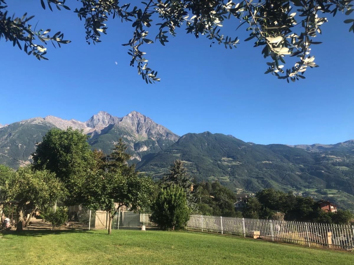 Villa Mara - Aosta - 200 Mq - Wifi - Jacuzzi - Parcheggio - Giardino מראה חיצוני תמונה