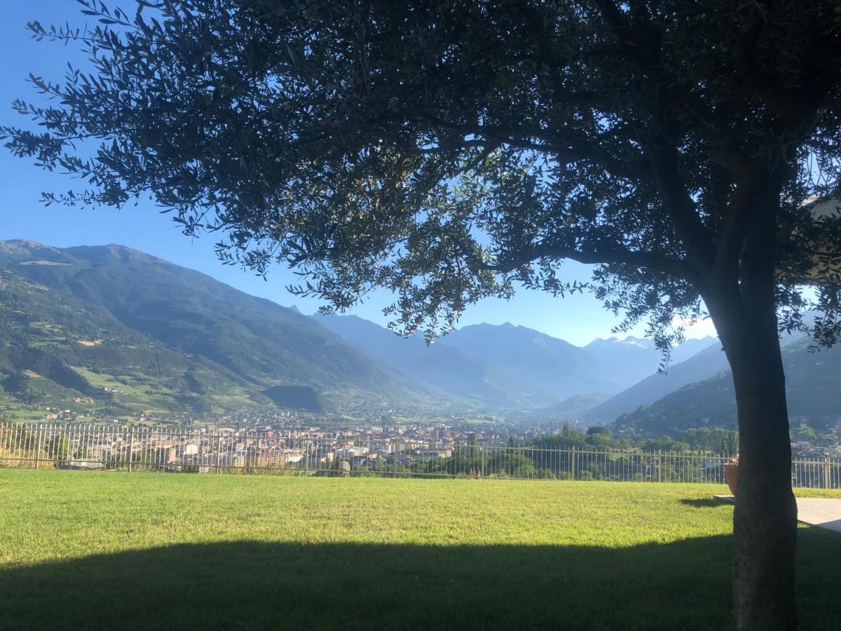 Villa Mara - Aosta - 200 Mq - Wifi - Jacuzzi - Parcheggio - Giardino מראה חיצוני תמונה