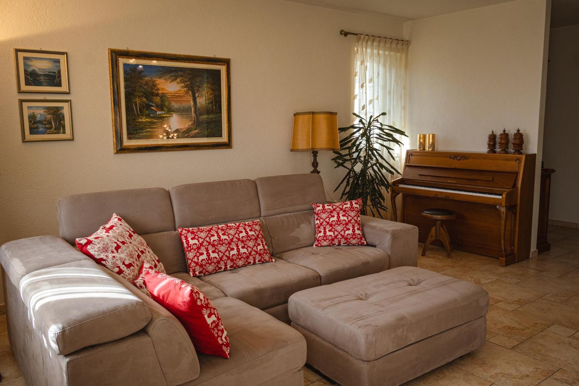 Villa Mara - Aosta - 200 Mq - Wifi - Jacuzzi - Parcheggio - Giardino מראה חיצוני תמונה